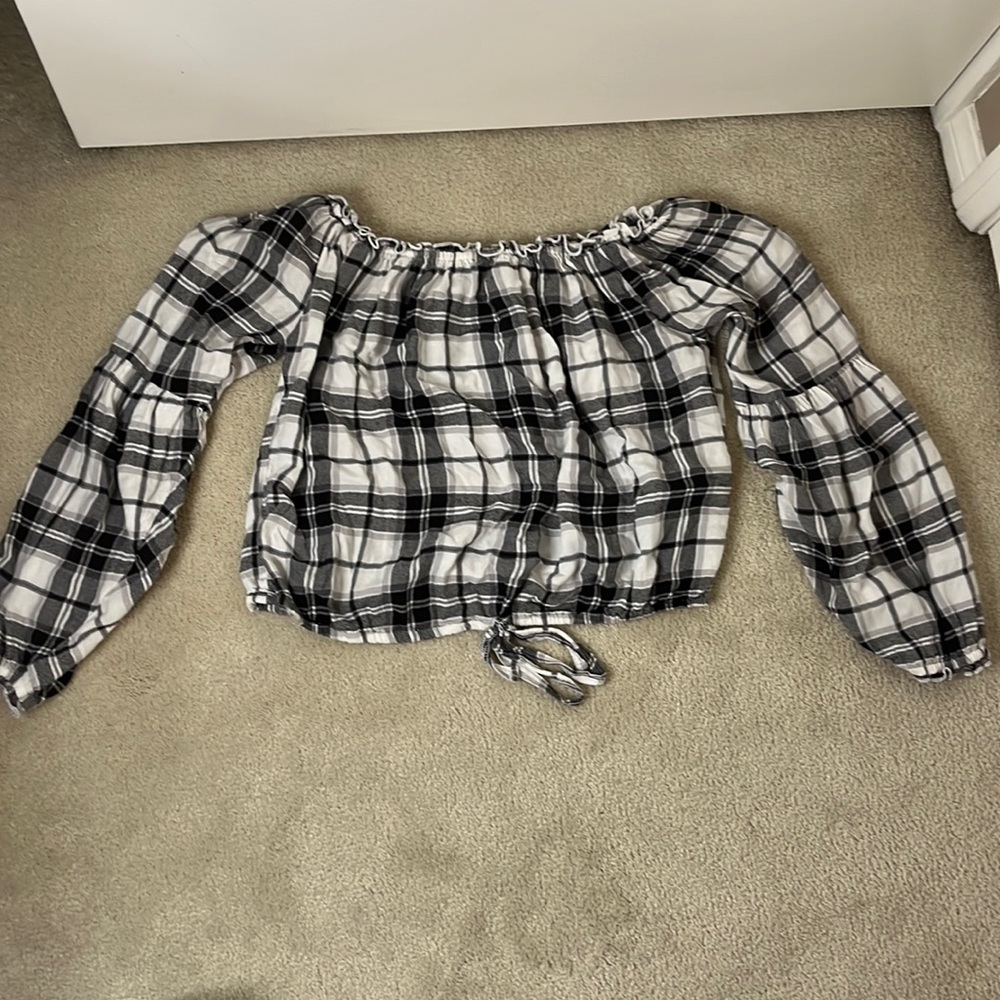 Hollister, cropped blouse
